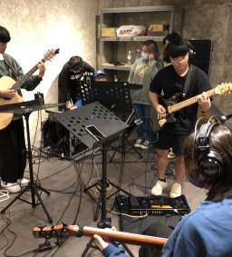 團練室器材教學-耳內監聽系統（in-ear monitor）